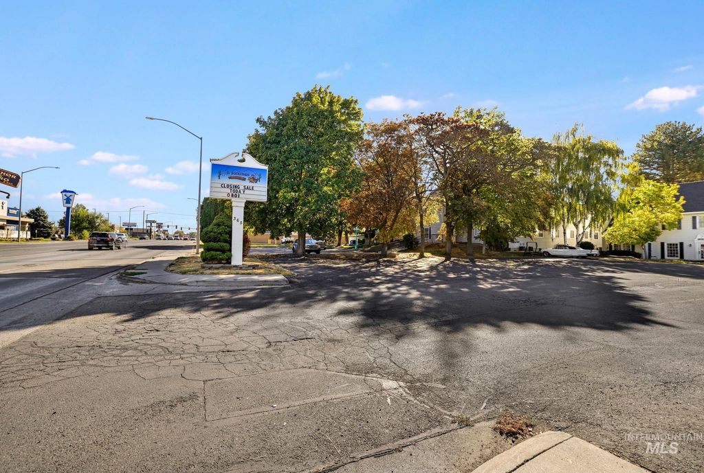 365 Blue Lakes Blvd N, Twin Falls, ID 83301 photo 4