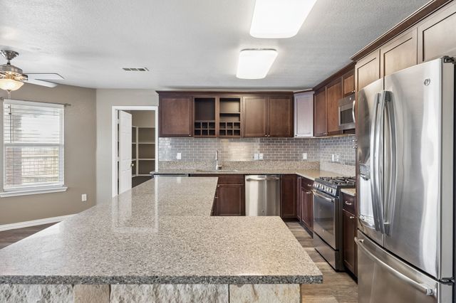 5820 Meadows Way, North Richland Hills, TX 76180