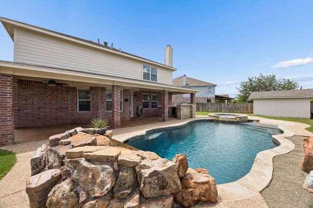 5820 Meadows Way, North Richland Hills, TX 76180