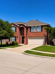 5820 Meadows Way, North Richland Hills, TX 76180