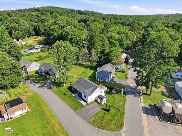32 Nelson St, Warren, MA 01083