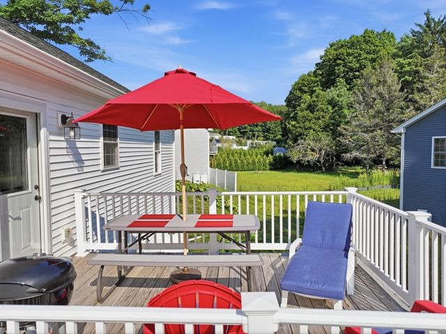 32 Nelson St, Warren, MA 01083