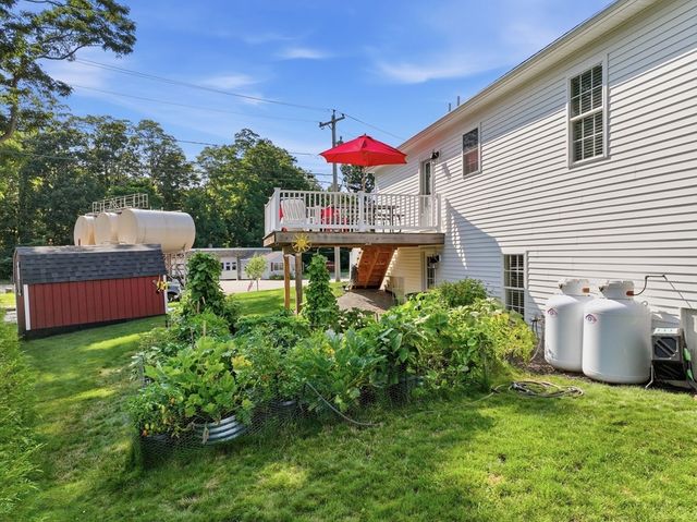 32 Nelson St, Warren, MA 01083