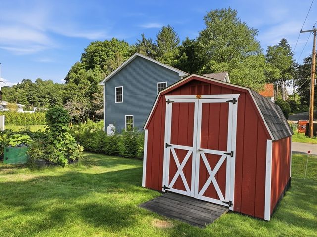 32 Nelson St, Warren, MA 01083