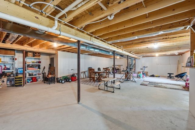 32 Nelson St, Warren, MA 01083