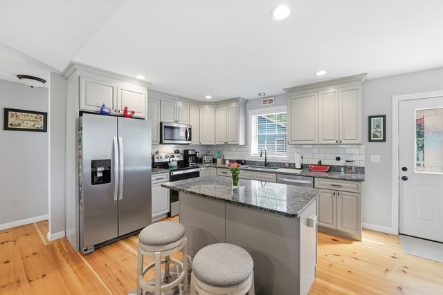 32 Nelson St, Warren, MA 01083