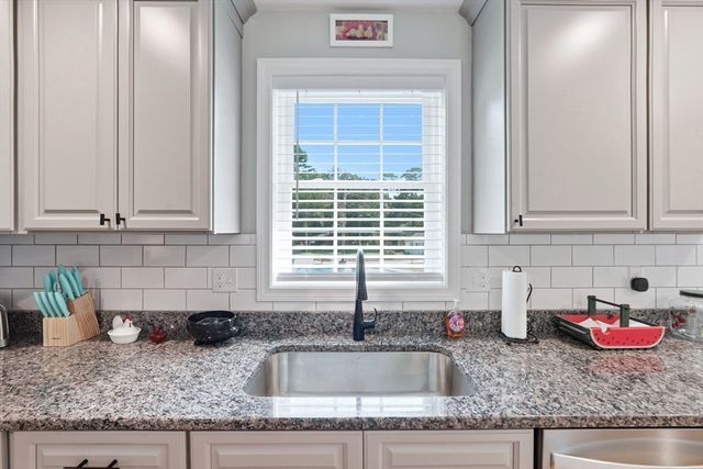 32 Nelson St, Warren, MA 01083