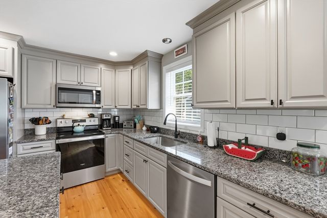 32 Nelson St, Warren, MA 01083
