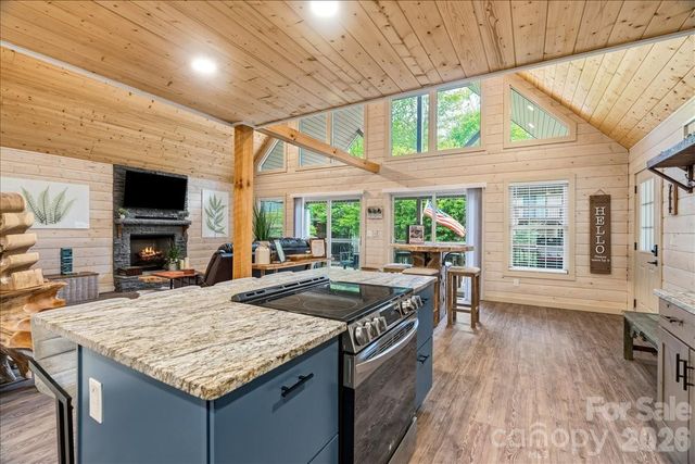 33 Indian Trace Road, Maggie Valley, NC 28751
