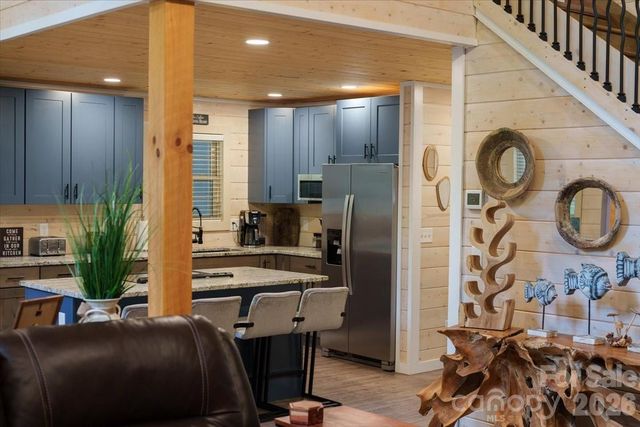 33 Indian Trace Road, Maggie Valley, NC 28751
