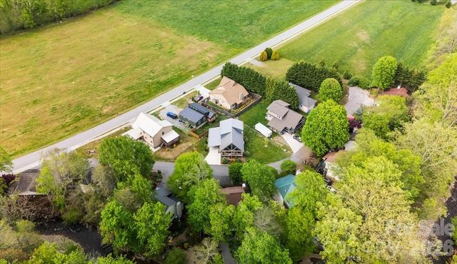 33 Indian Trace Road, Maggie Valley, NC 28751