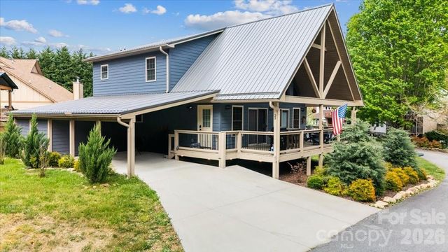 33 Indian Trace Road, Maggie Valley, NC 28751