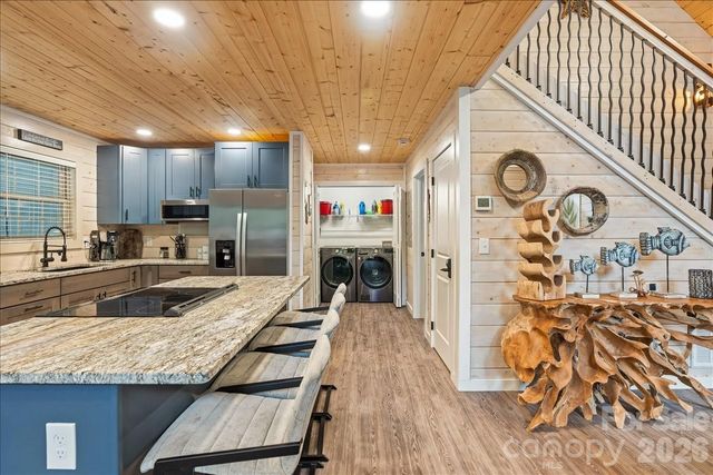 33 Indian Trace Road, Maggie Valley, NC 28751