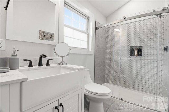 33 Indian Trace Road, Maggie Valley, NC 28751