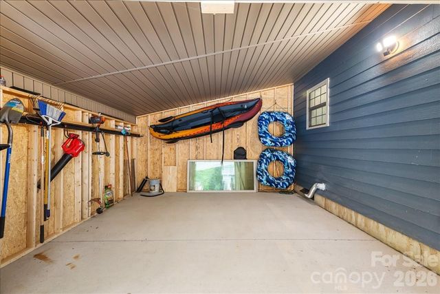 33 Indian Trace Road, Maggie Valley, NC 28751
