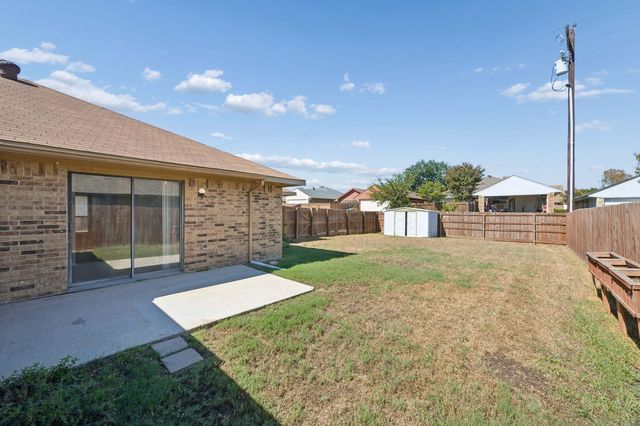 1721 Paxton Drive, Carrollton, TX 75007