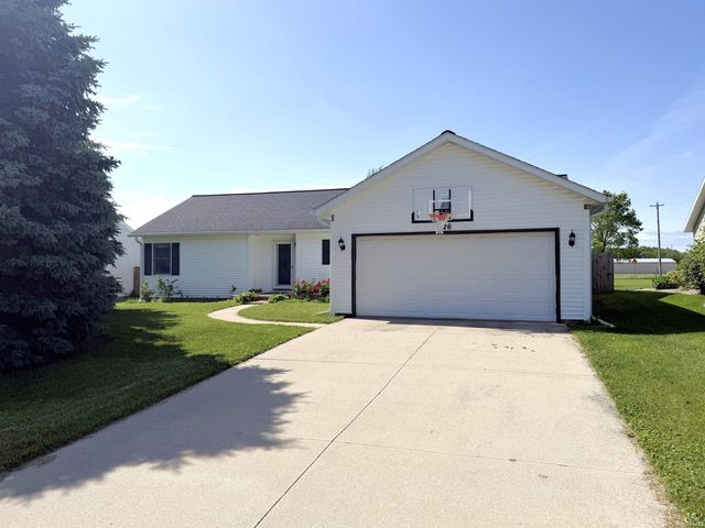 26 S Hickory Lane, Crawfordsville, IN 47933