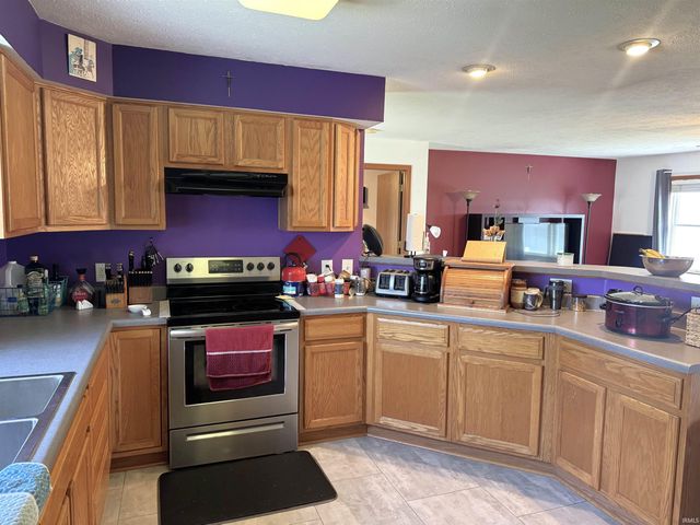 26 S Hickory Lane, Crawfordsville, IN 47933