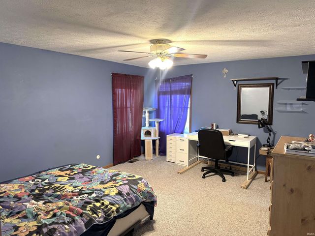 26 S Hickory Lane, Crawfordsville, IN 47933
