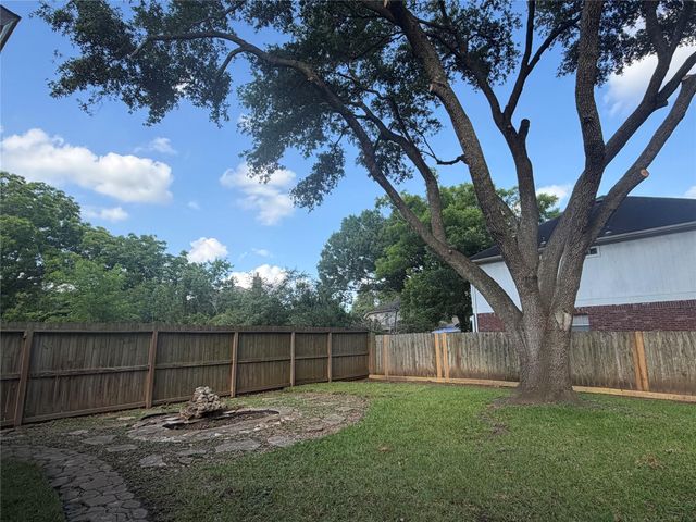 427 Birch Hill Drive, Sugar Land, TX 77479