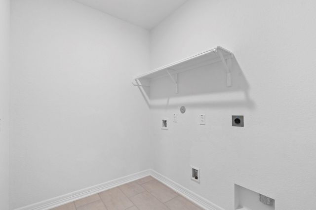 10007 Goliad Drive, Mont Belvieu, TX 77523