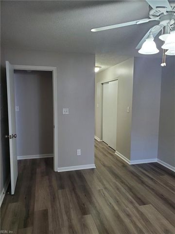 806 Rue Marseille, Chesapeake, VA 23320