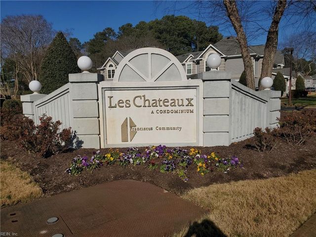 806 Rue Marseille, Chesapeake, VA 23320