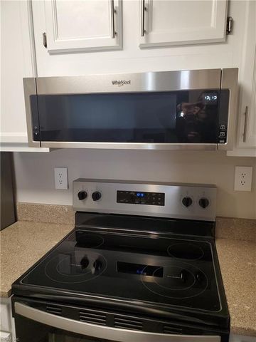 806 Rue Marseille, Chesapeake, VA 23320