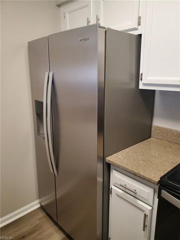 806 Rue Marseille, Chesapeake, VA 23320