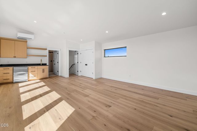 3142 NW Crossing Drive 227, Bend, OR 97703