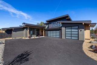 3142 NW Crossing Drive 227, Bend, OR 97703