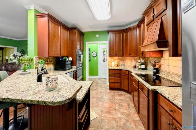 211 Quailwood Lane, Decatur, AL 35603