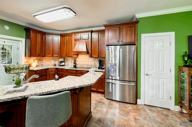 211 Quailwood Lane, Decatur, AL 35603