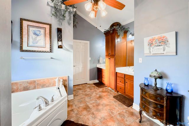 211 Quailwood Lane, Decatur, AL 35603
