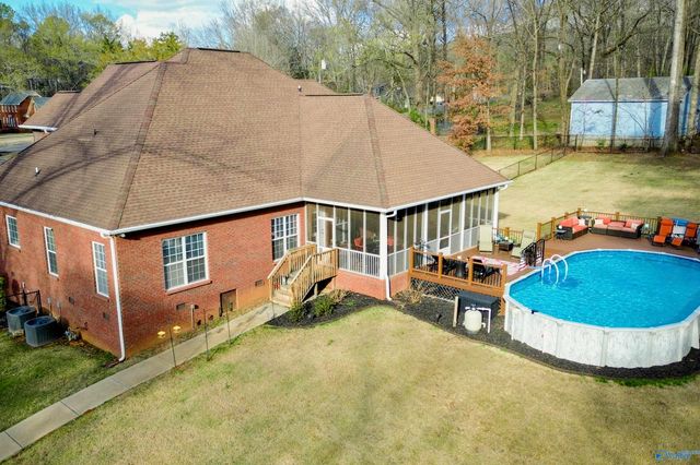 211 Quailwood Lane, Decatur, AL 35603
