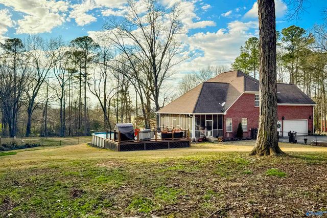 211 Quailwood Lane, Decatur, AL 35603