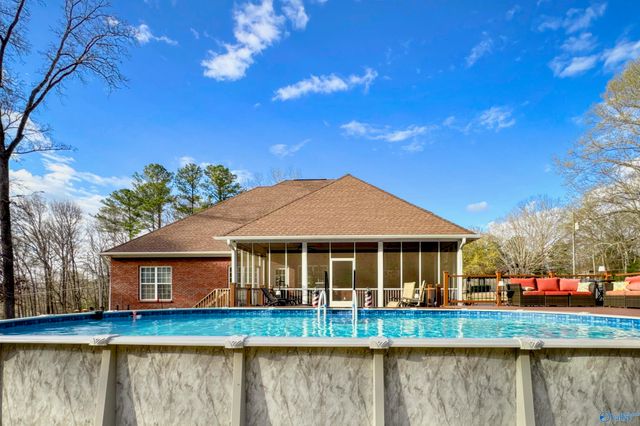 211 Quailwood Lane, Decatur, AL 35603