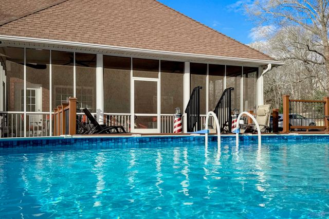 211 Quailwood Lane, Decatur, AL 35603