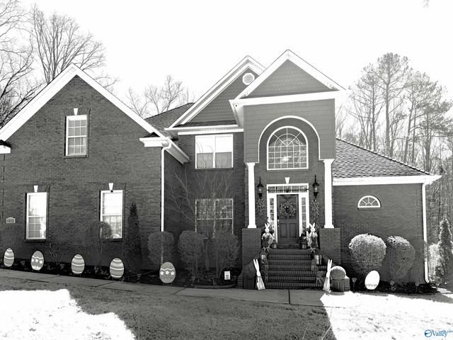 211 Quailwood Lane, Decatur, AL 35603