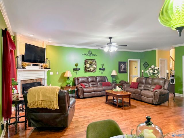 211 Quailwood Lane, Decatur, AL 35603