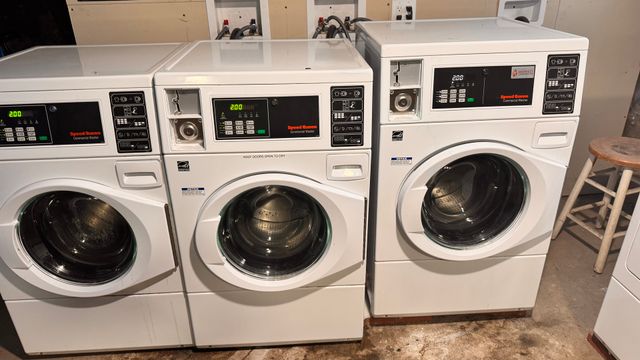 4441 N Central Park Avenue 2, Chicago, IL 60630