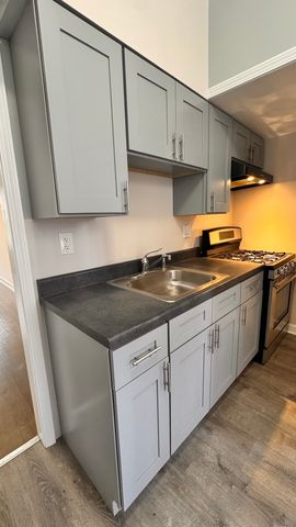 4441 N Central Park Avenue 2, Chicago, IL 60630