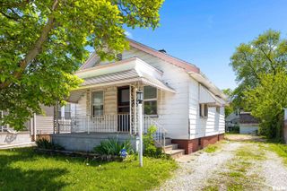 2414 W LINCOLN Avenue, Peoria, IL 61605