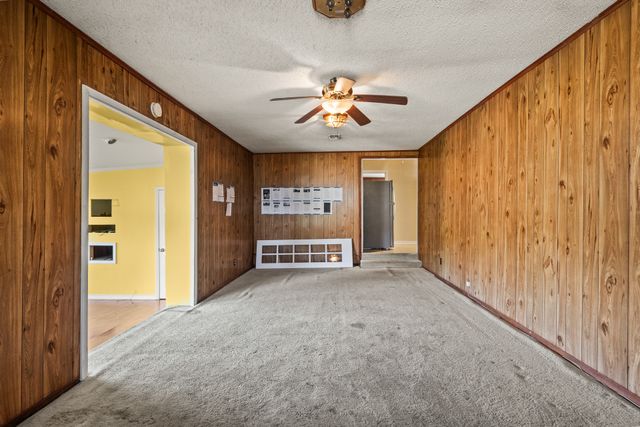302 Smith St, Naples, TX 75568
