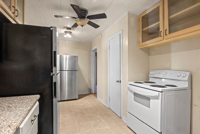 302 Smith St, Naples, TX 75568