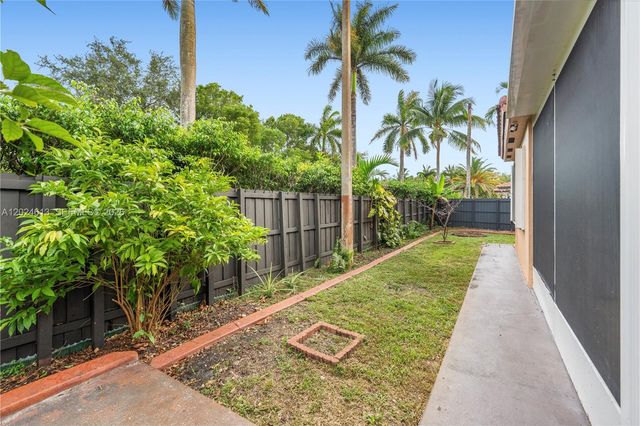 12858 SW 52nd St, Miramar, FL 33027