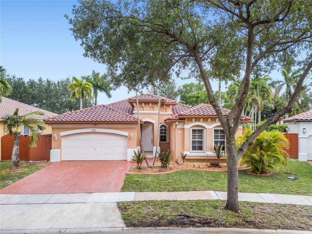 12858 SW 52nd St, Miramar, FL 33027