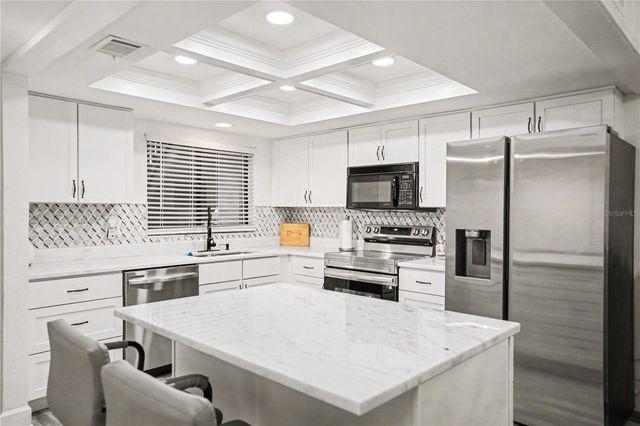 9802 LOMBARD COURT 102, Tampa, FL 33618