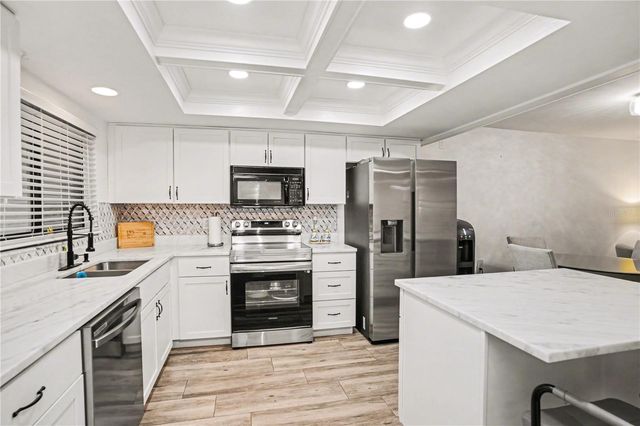 9802 LOMBARD COURT 102, Tampa, FL 33618