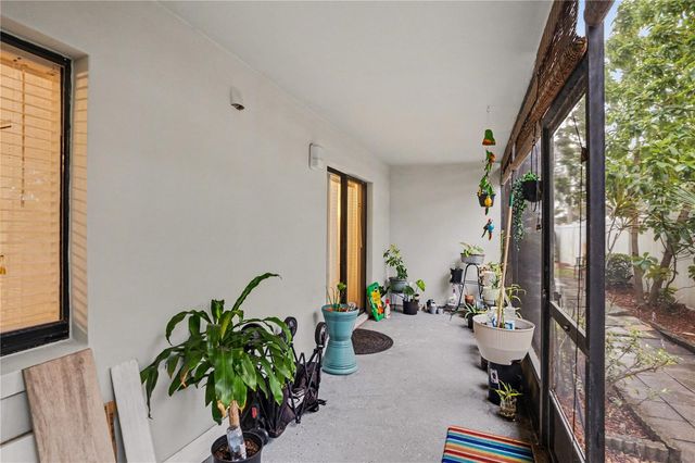 9802 LOMBARD COURT 102, Tampa, FL 33618